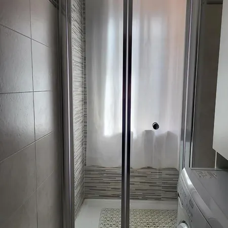 בית הארחה Sweet Tiburtina Station *