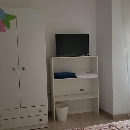 Sweet Tiburtina Station בית הארחה רומא